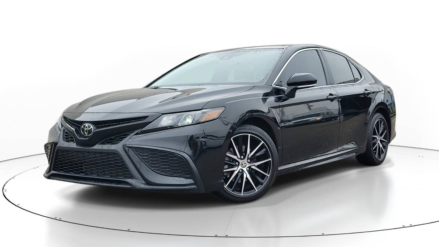 2022 Toyota Camry SE — Sedan — 27,079 mi — Tampa, FL