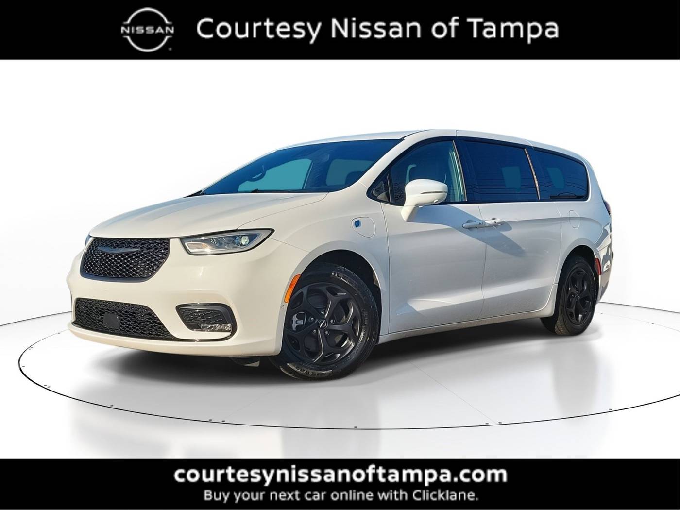 2022 Chrysler Pacifica Hybrid Touring L — Minivan — 52,956 mi — Tampa, FL