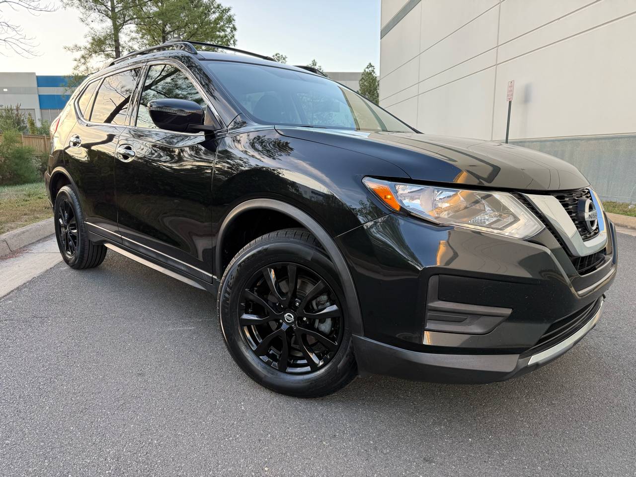 2017 Nissan Rogue SV — SUV — 135,471 mi — Chantilly, VA
