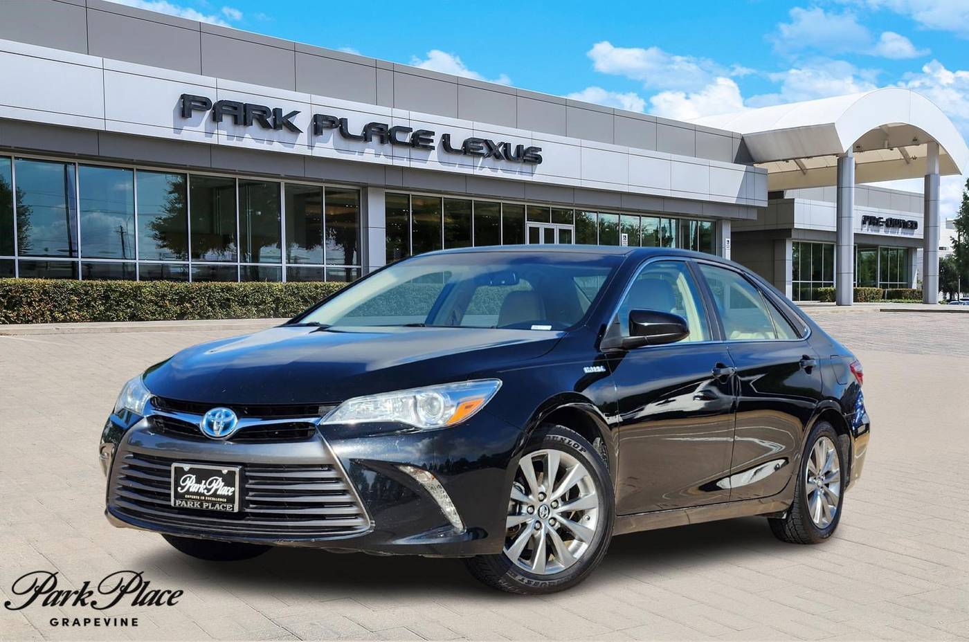 2016 Toyota Camry Hybrid XLE — Sedan — 123,863 mi — Grapevine, TX