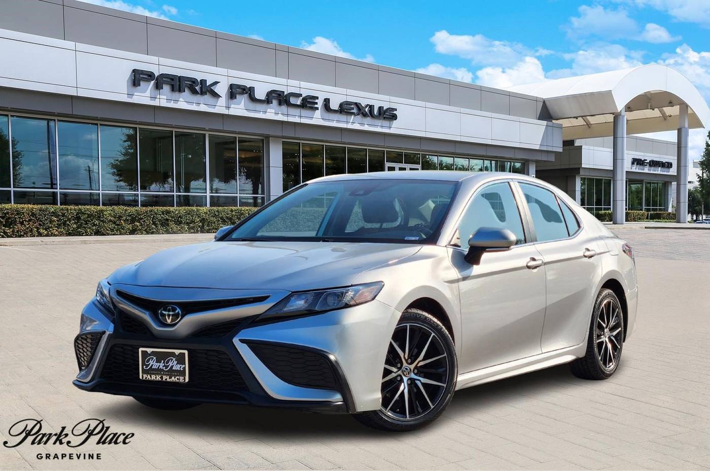 2022 Toyota Camry SE — Sedan — 70,195 mi — Grapevine, TX