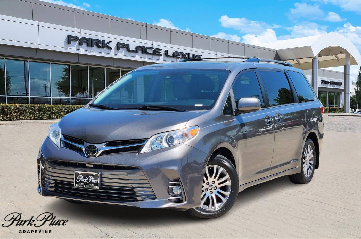 2019 Toyota Sienna XLE — Minivan — 50,146 mi — Grapevine, TX