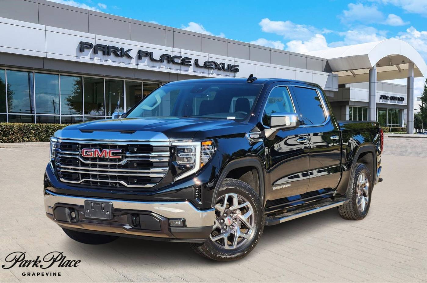 2023 GMC Sierra 1500 SLT — Pickup Truck — 24,557 mi — Grapevine, TX