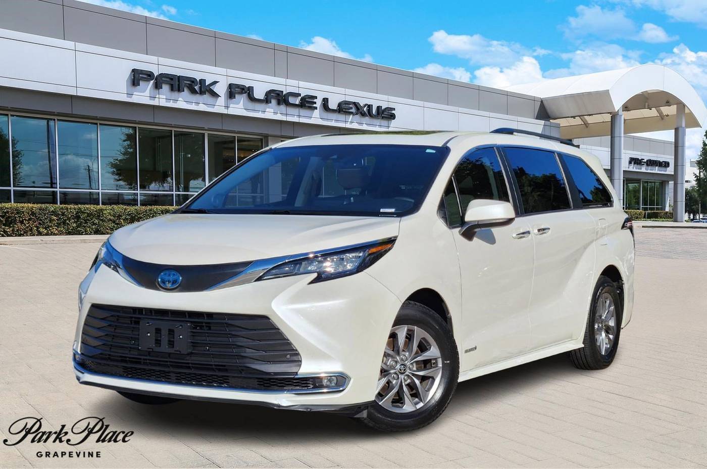 2021 Toyota Sienna XLE — Minivan — 93,155 mi — Grapevine, TX