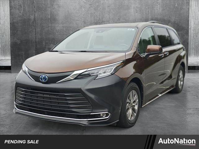 2022 Toyota Sienna XLE — Minivan — 127,589 mi — Columbus, GA