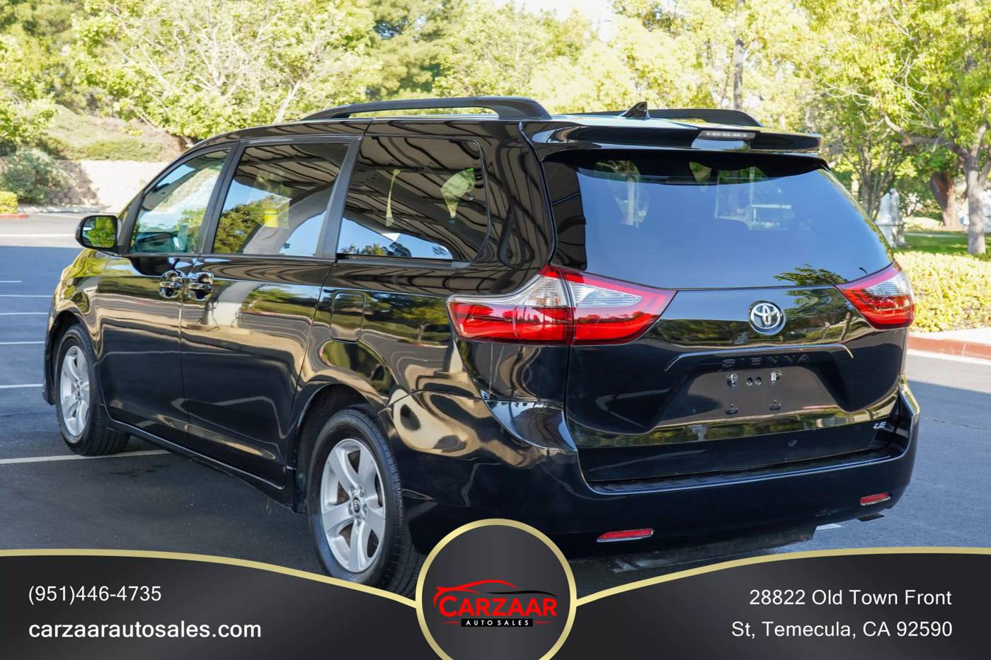 2020 Toyota Sienna LE — Minivan — 72,875 mi — Temecula, CA