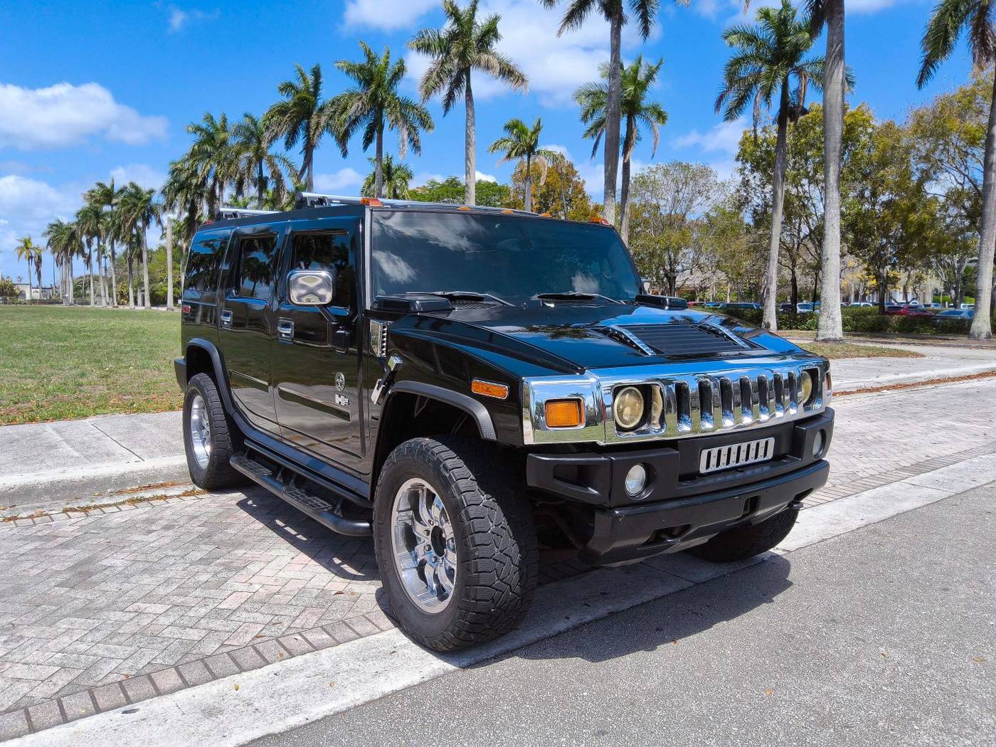 2003 HUMMER H2 Base