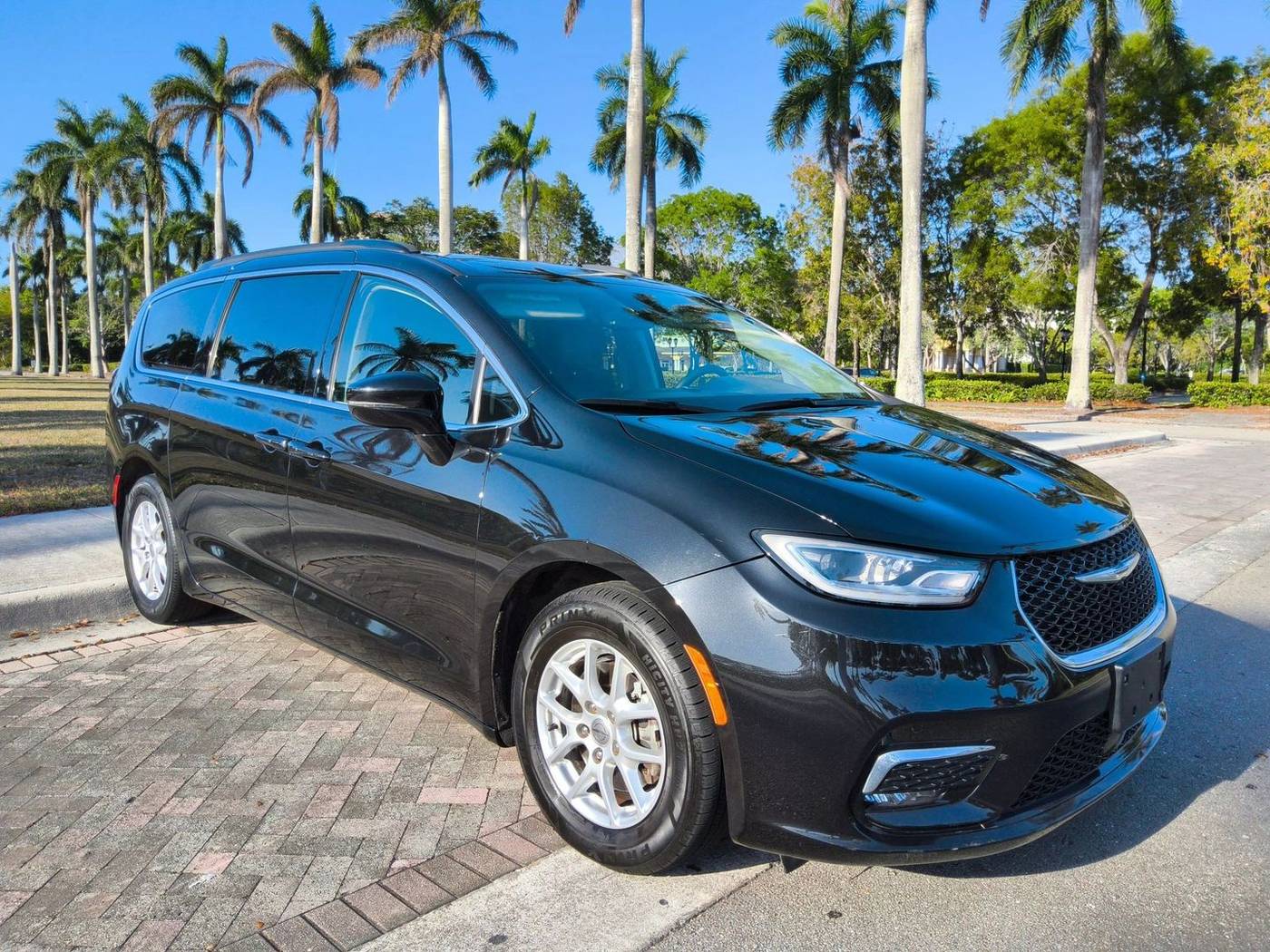 2022 Chrysler Pacifica Touring L — Minivan — 68,664 mi — Pompano Beach, FL