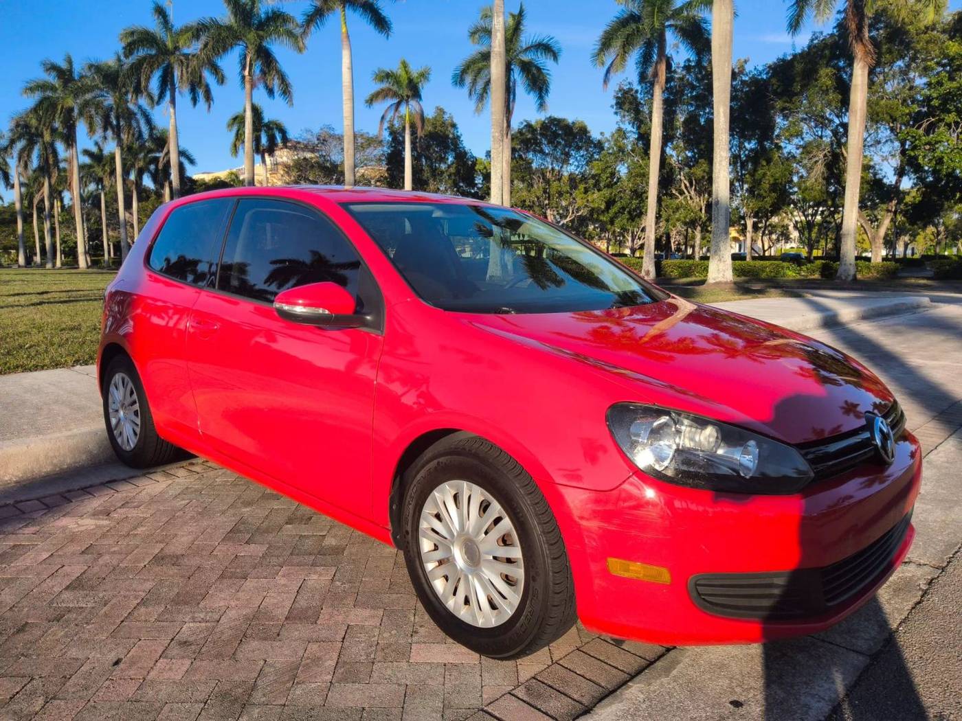 2012 Volkswagen Golf 2.5 — Hatchback — 70,140 mi — Pompano Beach, FL