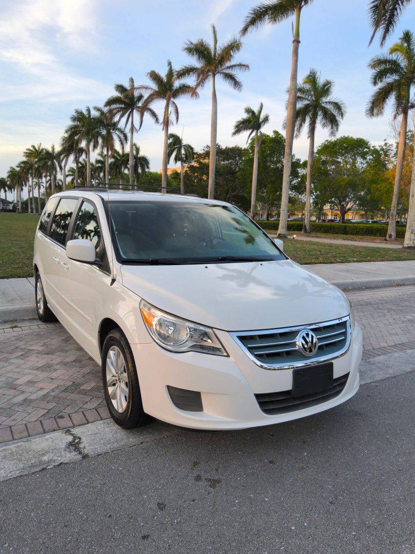 2012 Volkswagen Routan SE — Minivan — 60,130 mi — Pompano Beach, FL