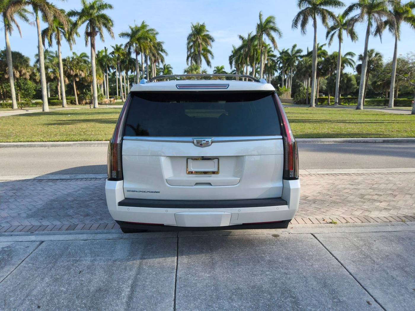 2015 Cadillac Escalade Premium — SUV — 111,326 mi — Pompano Beach, FL