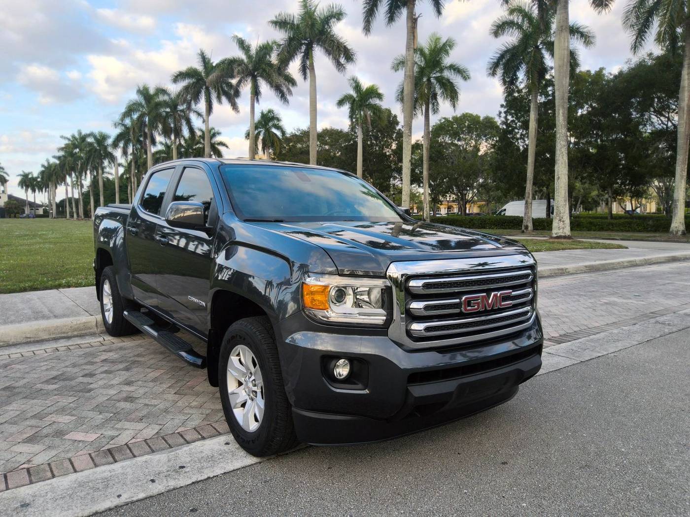 2016 GMC Canyon SLE