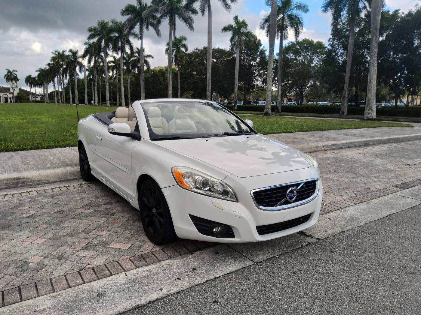 2013 Volvo C70 Platinum