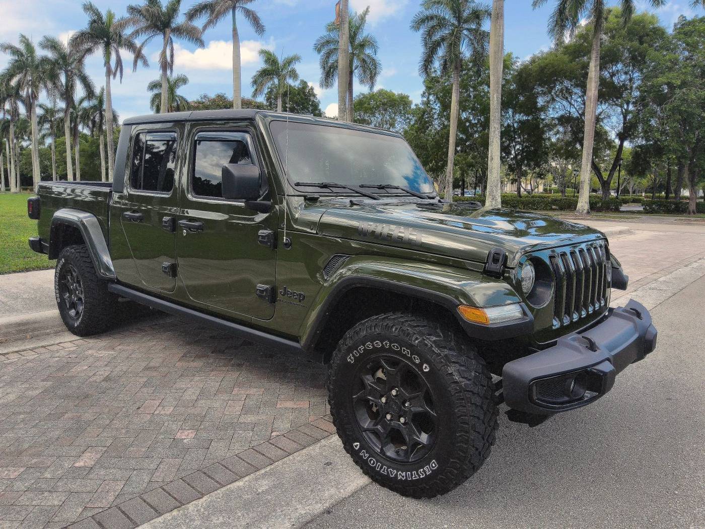 2023 Jeep Gladiator Willys — Pickup Truck — 15,052 mi — Pompano Beach, FL