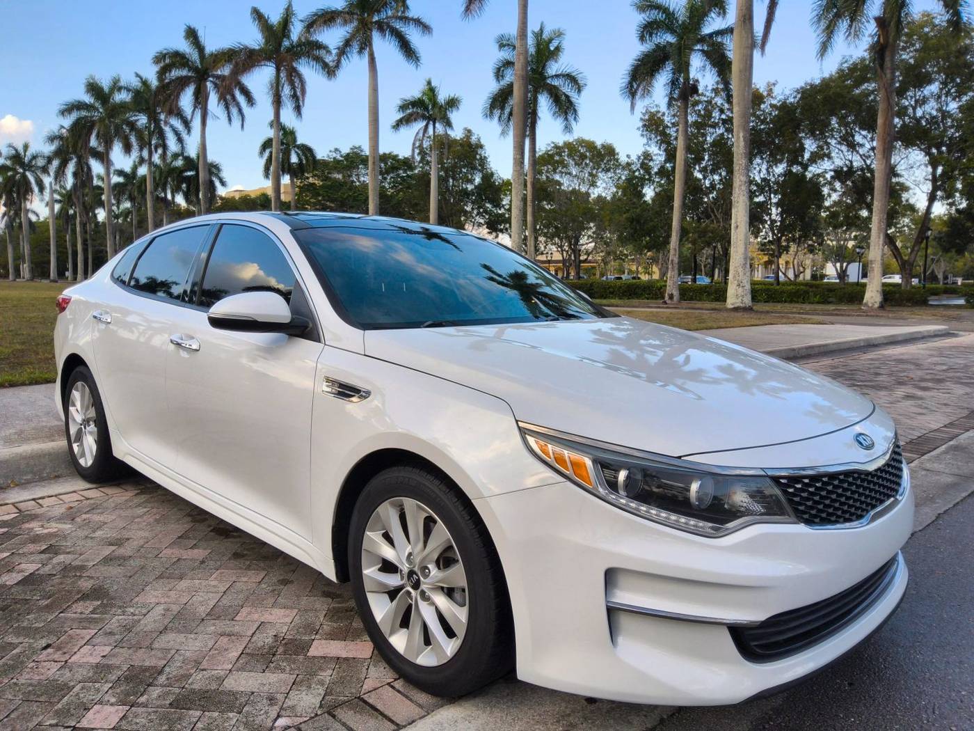 2016 Kia Optima EX — Sedan — 129,108 mi — Pompano Beach, FL
