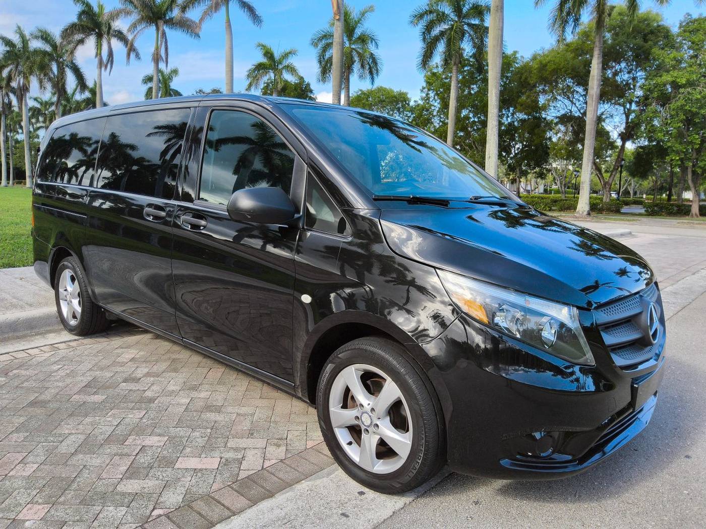 2017 Mercedes-Benz Metris Passenger Van Standard — Passenger Van — 92,522 mi — Pompano Beach, FL