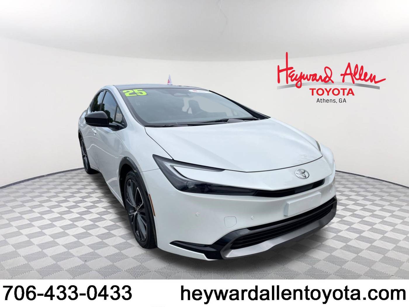 2025 Toyota Prius XLE — Hatchback — 55 mi — Athens, GA