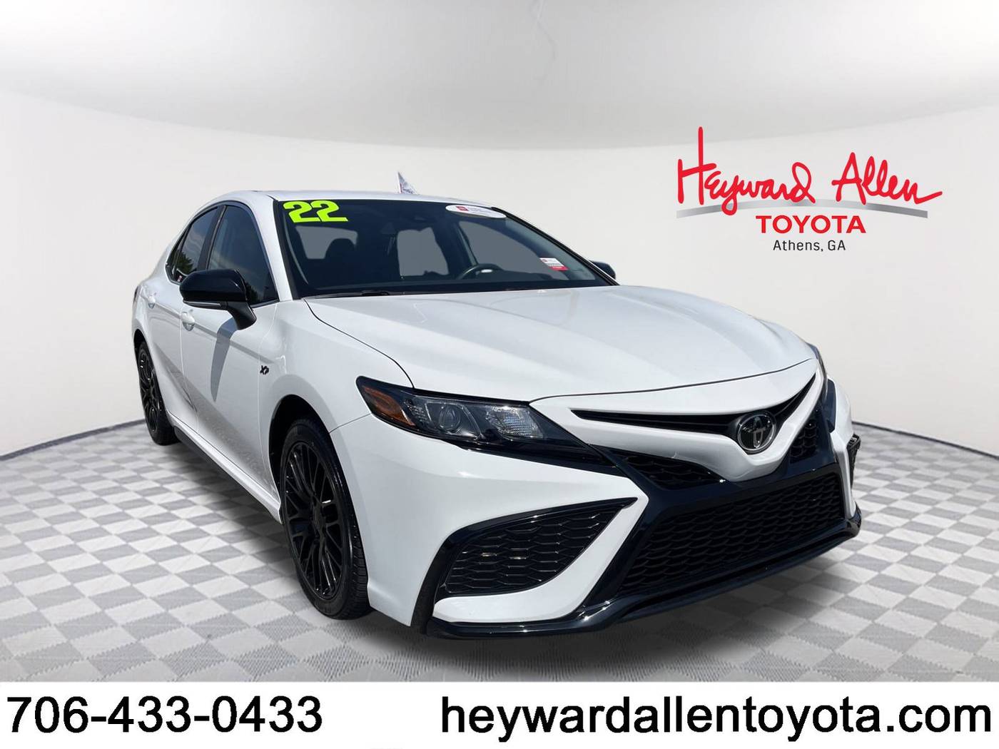 2022 Toyota Camry SE — Sedan — 24,180 mi — Athens, GA