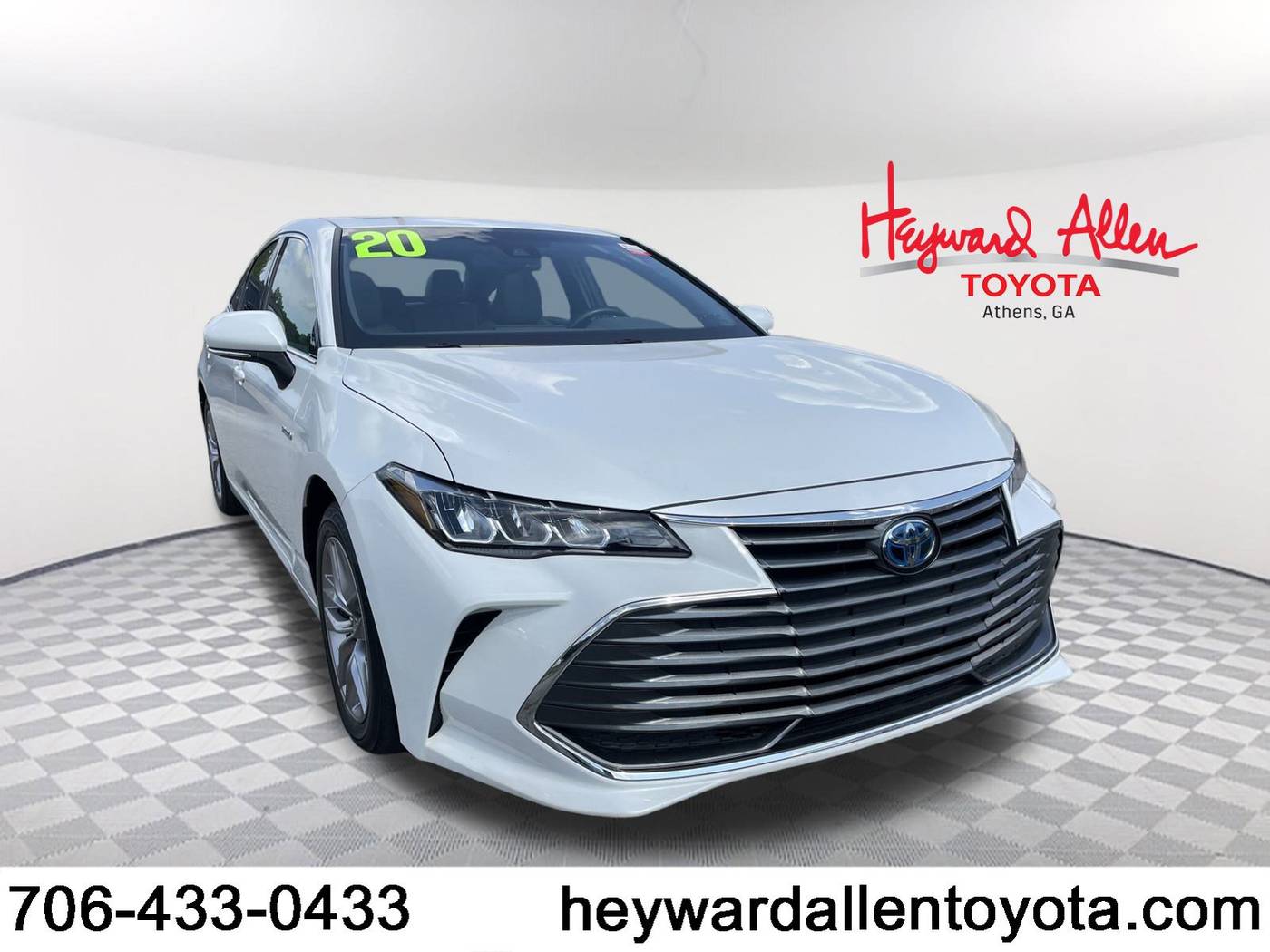 2020 Toyota Avalon Hybrid XLE — Sedan — 28,049 mi — Athens, GA