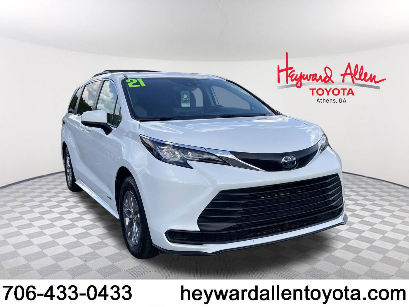 2021 Toyota Sienna LE — Minivan — 38,715 mi — Athens, GA