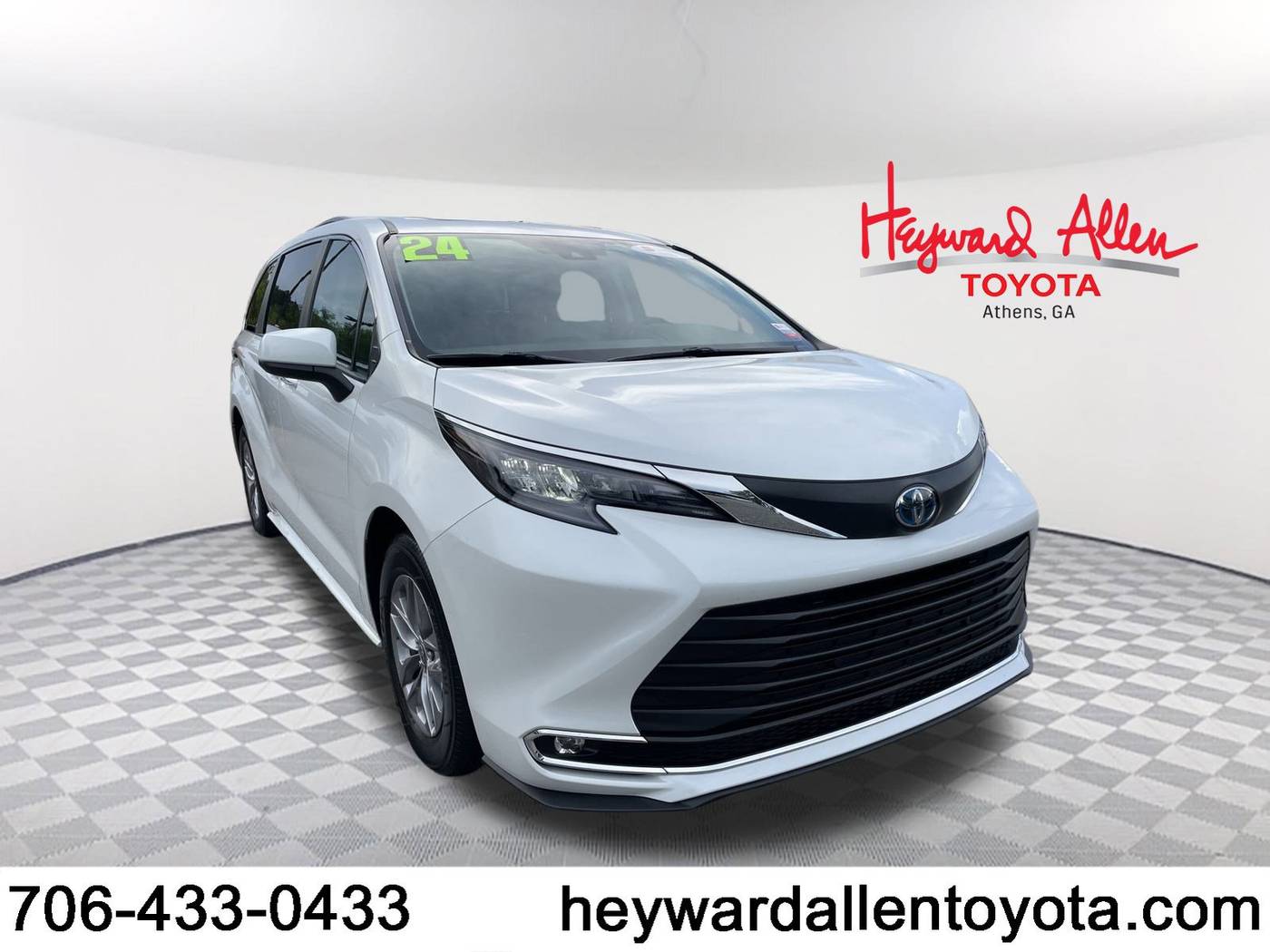 2024 Toyota Sienna XLE — Minivan — 14,078 mi — Athens, GA