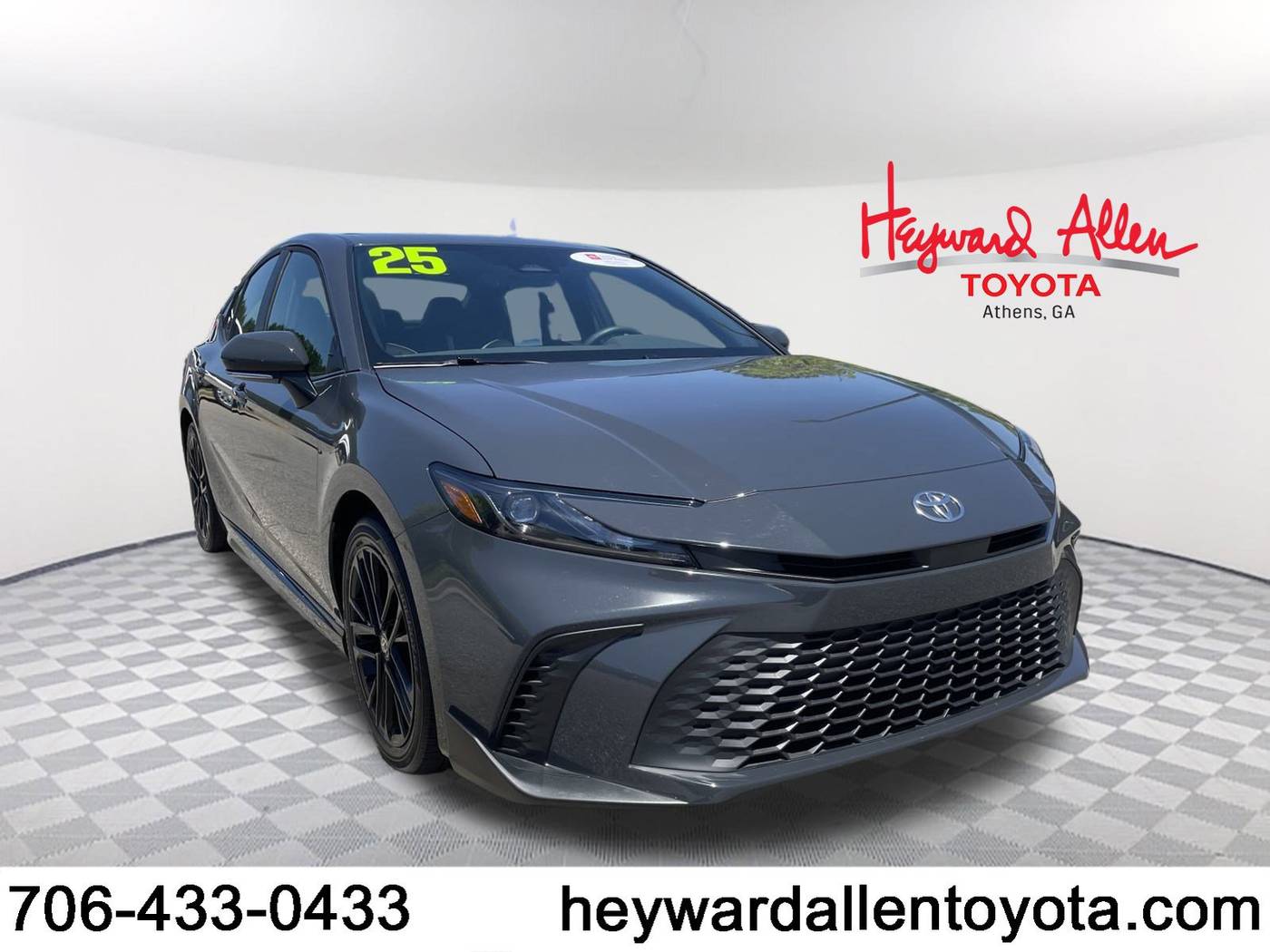 2025 Toyota Camry SE — Sedan — 17,299 mi — Athens, GA