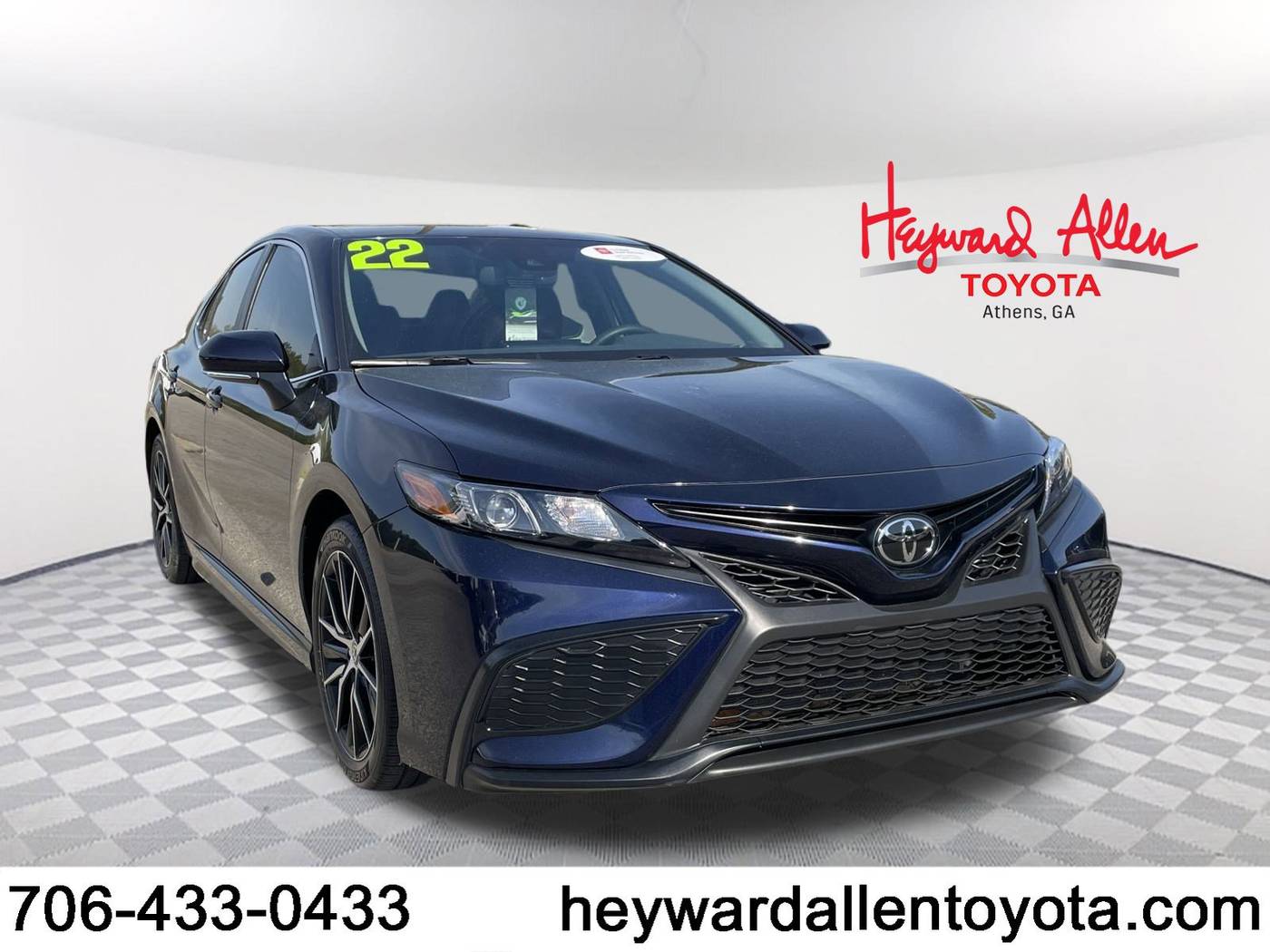2022 Toyota Camry SE — Sedan — 28,462 mi — Athens, GA