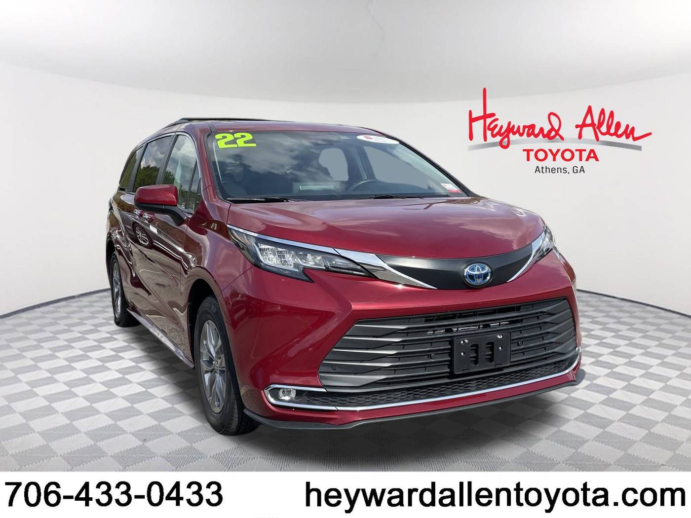 2022 Toyota Sienna XLE — Minivan — 61,802 mi — Athens, GA