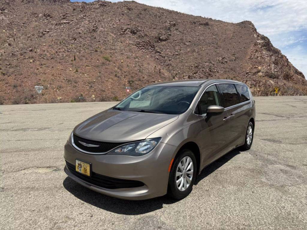2017 Chrysler Pacifica Touring — Minivan — 93,718 mi — El Paso, TX