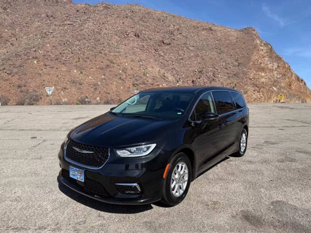 2023 Chrysler Pacifica Touring L — Minivan — 53,945 mi — El Paso, TX