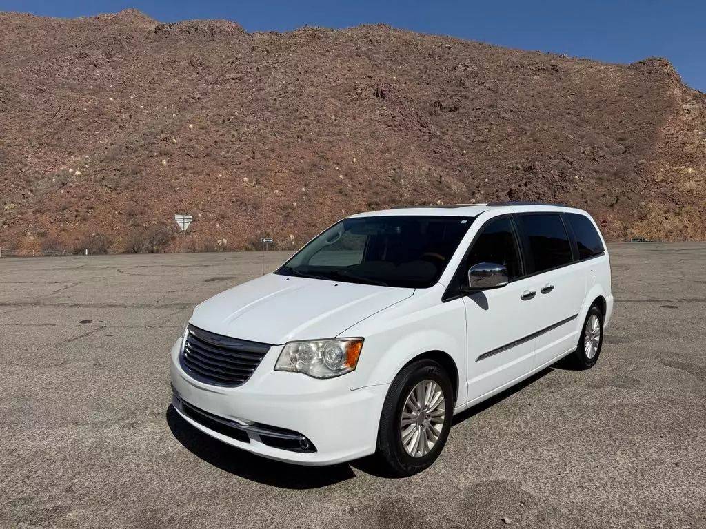 2015 Chrysler Town & Country Limited Platinum — Minivan — 116,492 mi — El Paso, TX