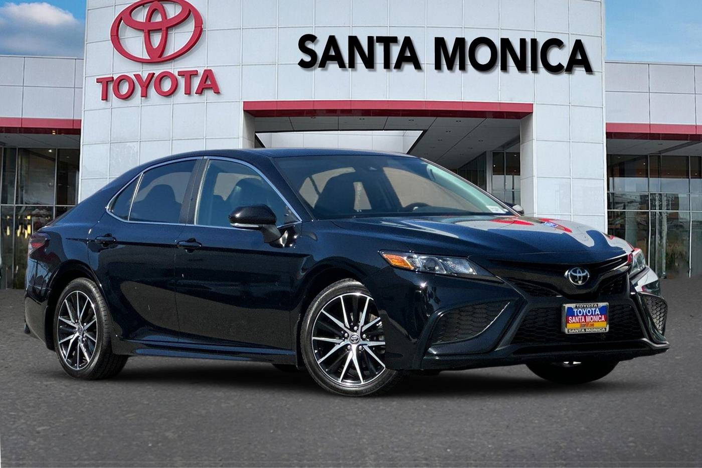 2023 Toyota Camry SE — Sedan — 51,761 mi — Santa Monica, CA