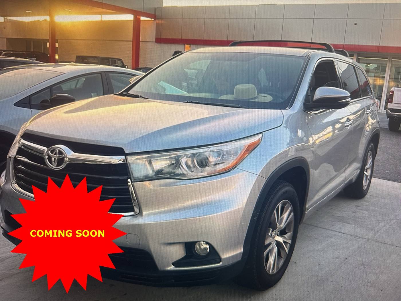 2015 Toyota Highlander LE V6 — SUV — 124,343 mi — Santa Monica, CA