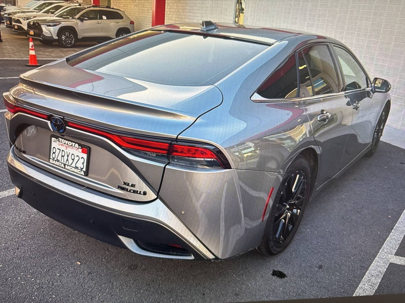 2022 Toyota Mirai XLE — Sedan — 33,496 mi — Santa Monica, CA