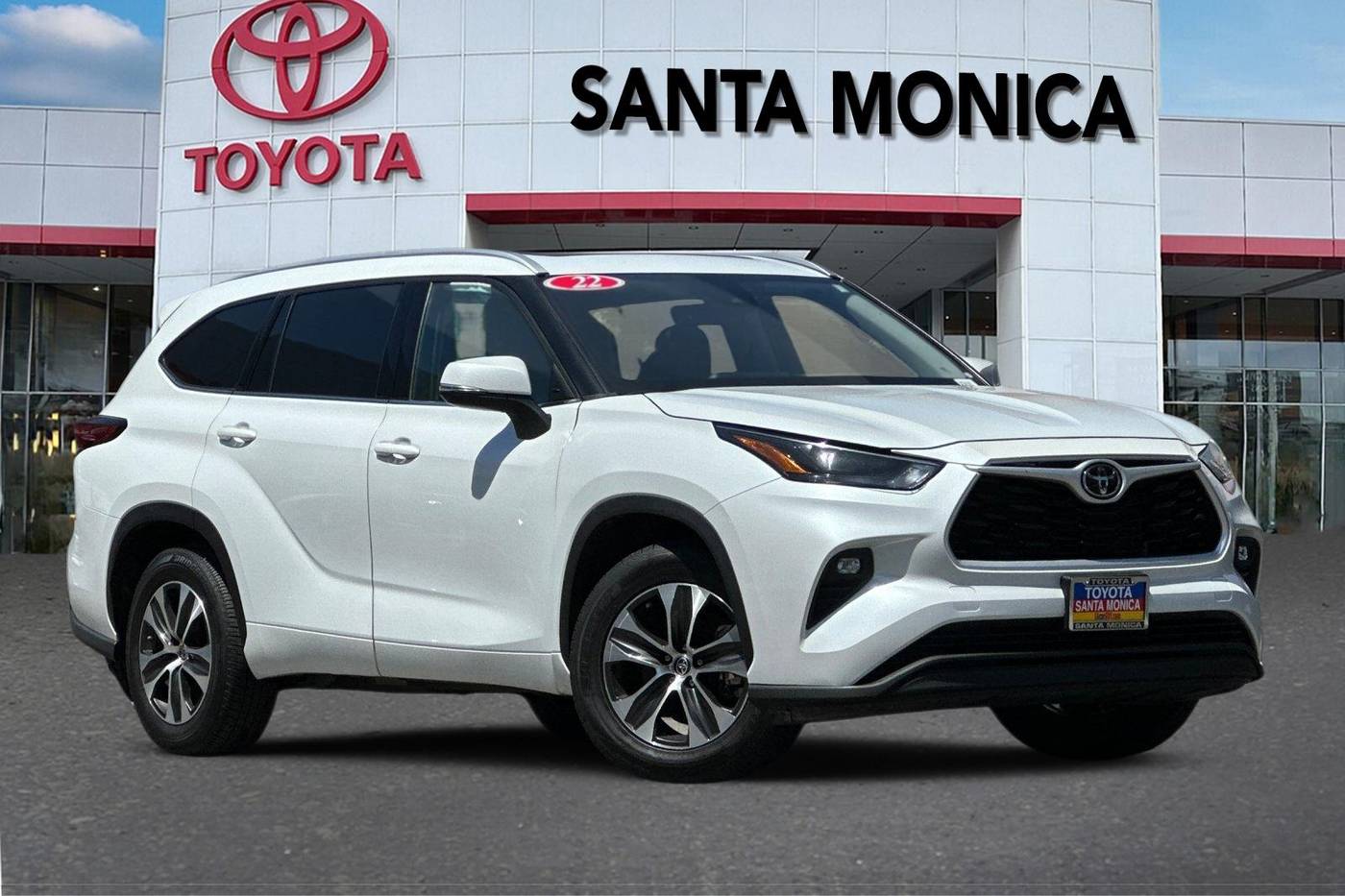 2022 Toyota Highlander XLE — SUV — 54,694 mi — Santa Monica, CA
