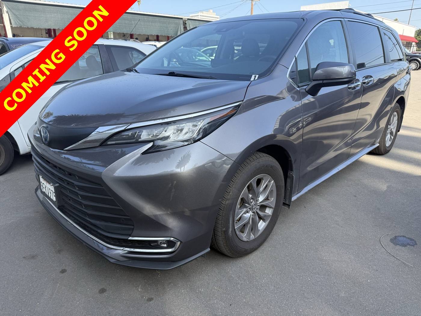 2023 Toyota Sienna XLE — Minivan — 16,380 mi — Santa Monica, CA