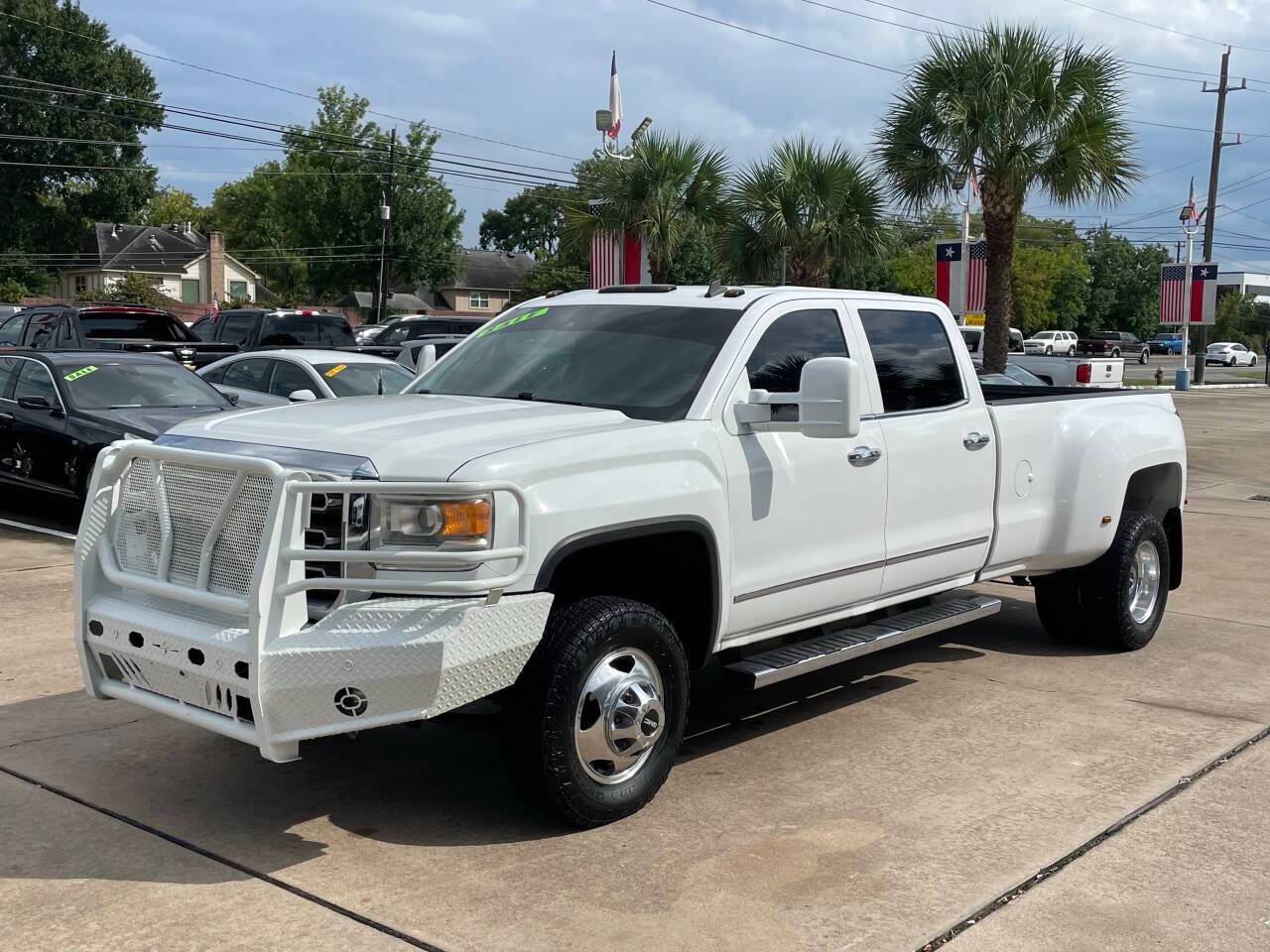 2015 GMC Sierra 3500HD SLT — Pickup Truck — 223,196 mi — Houston, TX
