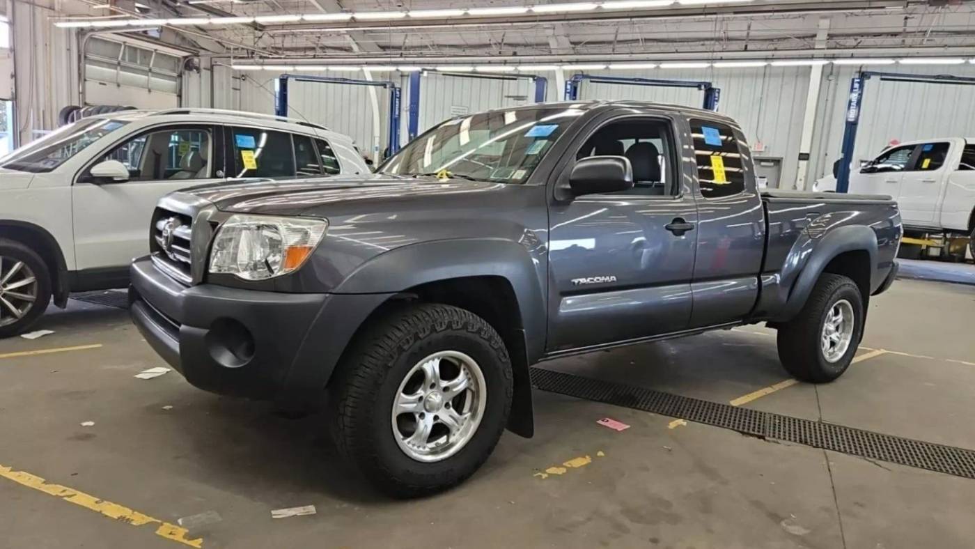2009 Toyota Tacoma Base — Pickup Truck — 182,766 mi — Union City, NJ