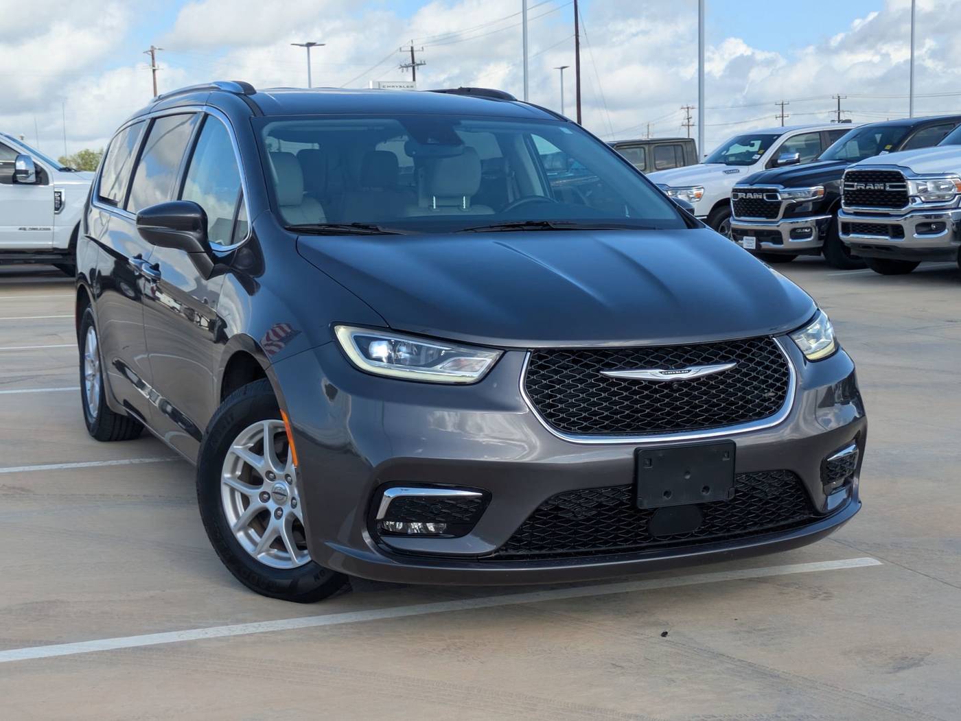 2021 Chrysler Pacifica Touring L — Minivan — 51,494 mi — Castroville, TX