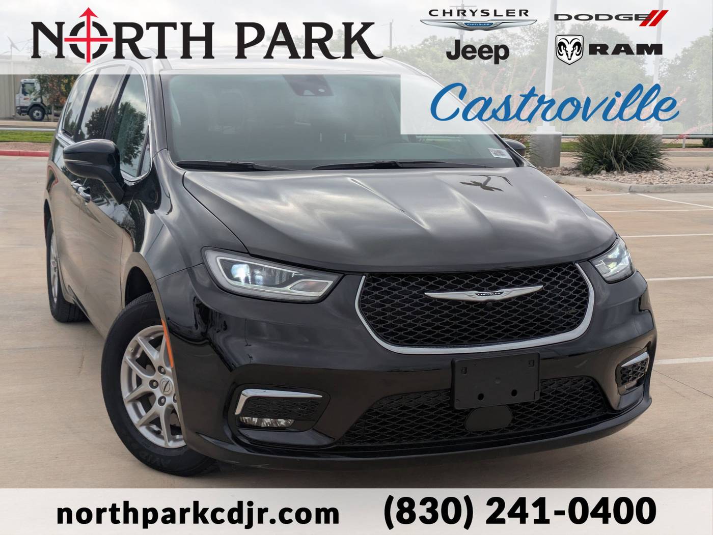 2024 Chrysler Pacifica Touring L — Minivan — 24,795 mi — Castroville, TX