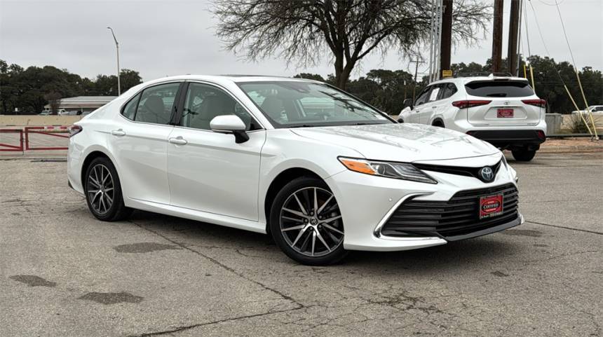 2024 Toyota Camry Hybrid XLE — Sedan — 18,790 mi — Boerne, TX