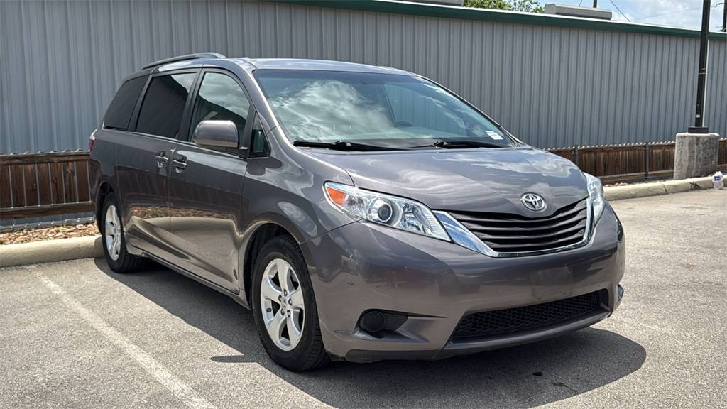 2015 Toyota Sienna LE — Minivan — 135,808 mi — Boerne, TX