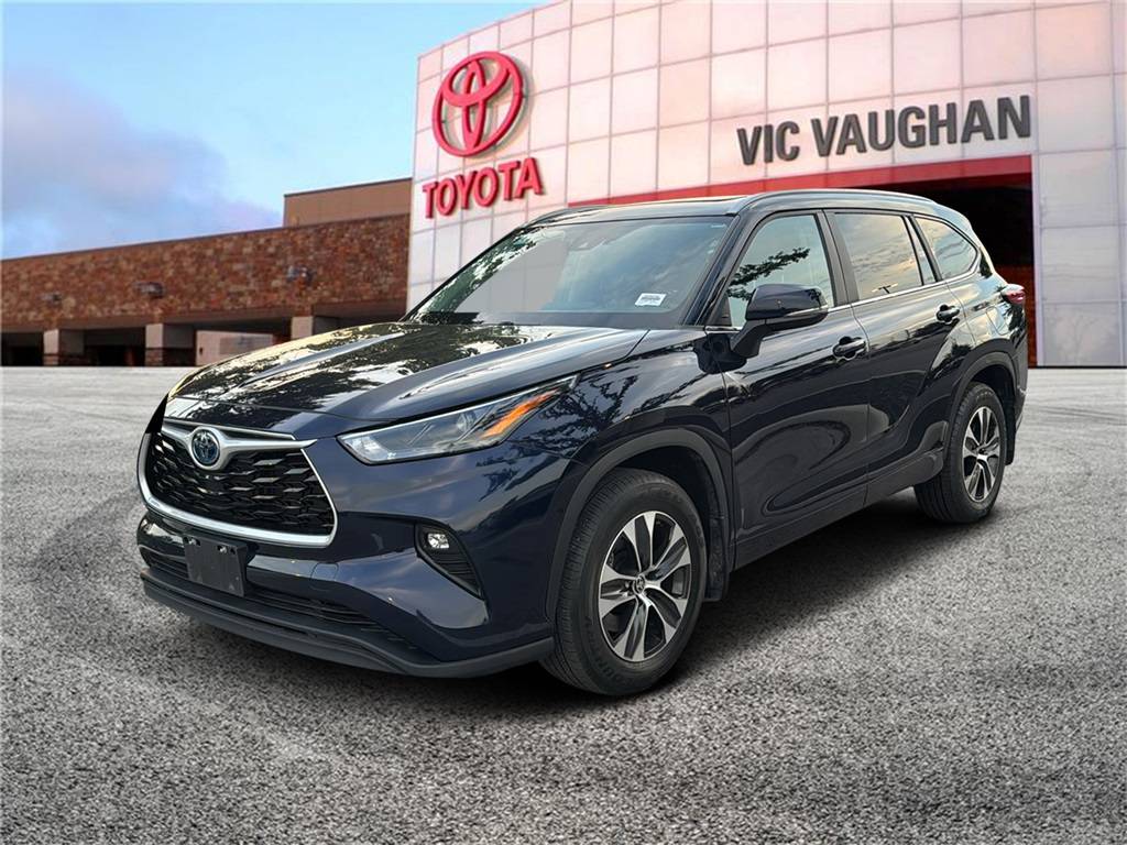 2023 Toyota Highlander Hybrid XLE — SUV — 14,073 mi — Boerne, TX