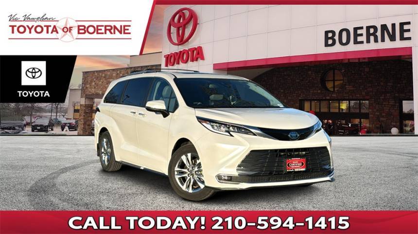 2024 Toyota Sienna Limited — Minivan — 30,171 mi — Boerne, TX