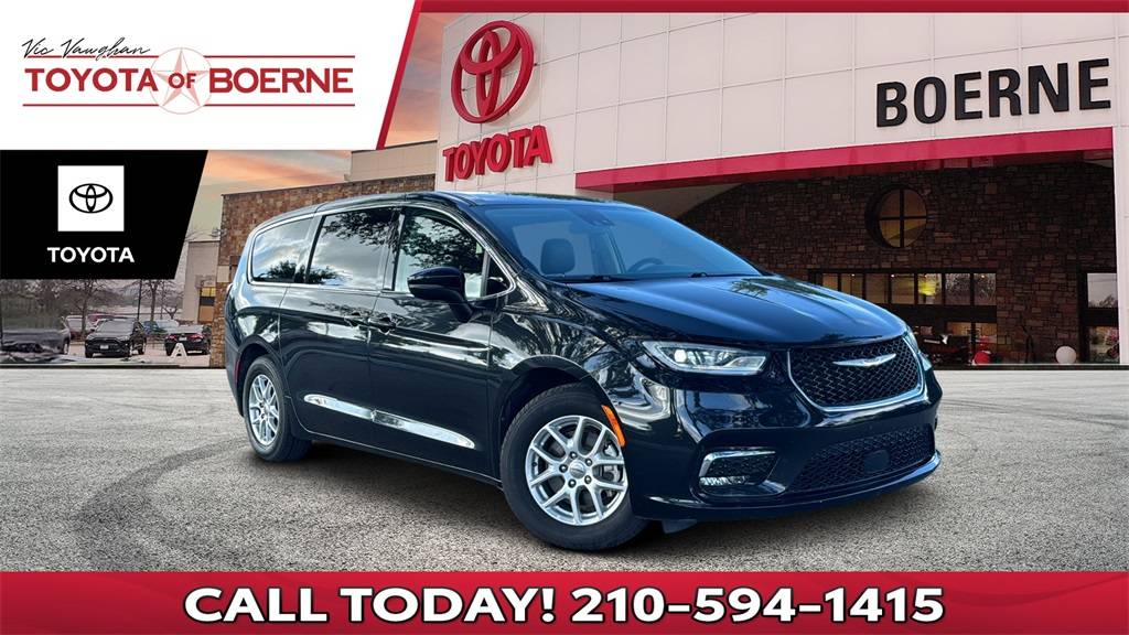 2023 Chrysler Pacifica Touring L — Minivan — 75,760 mi — Boerne, TX