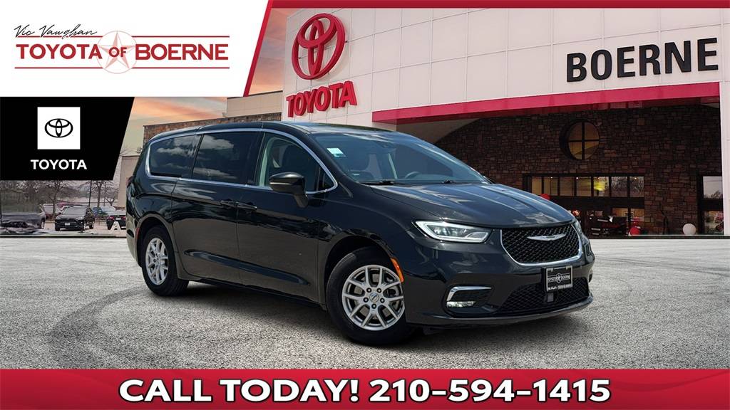 2023 Chrysler Pacifica Touring L — Minivan — 77,369 mi — Boerne, TX