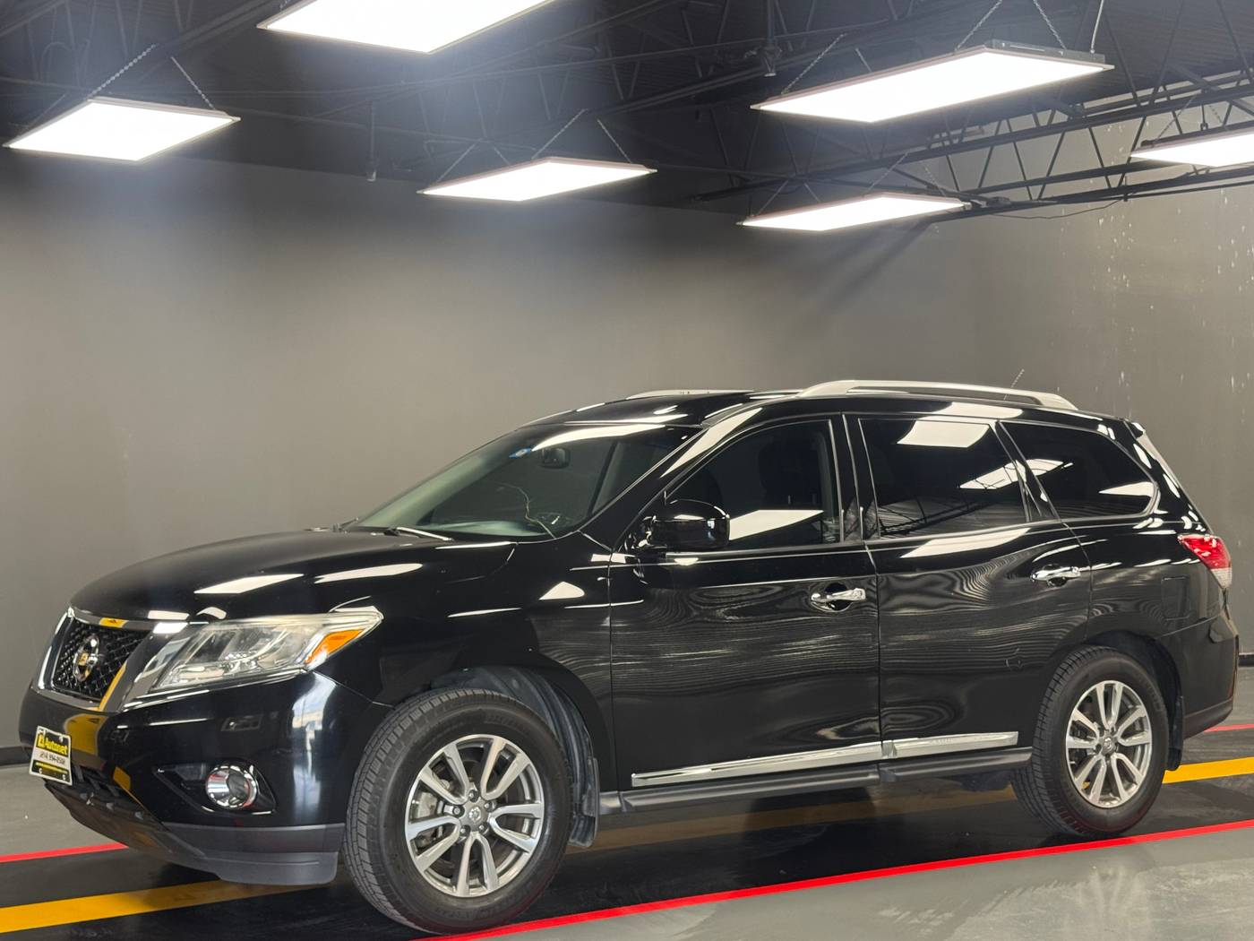 2014 Nissan Pathfinder SL — SUV — 105,682 mi — Dallas, TX