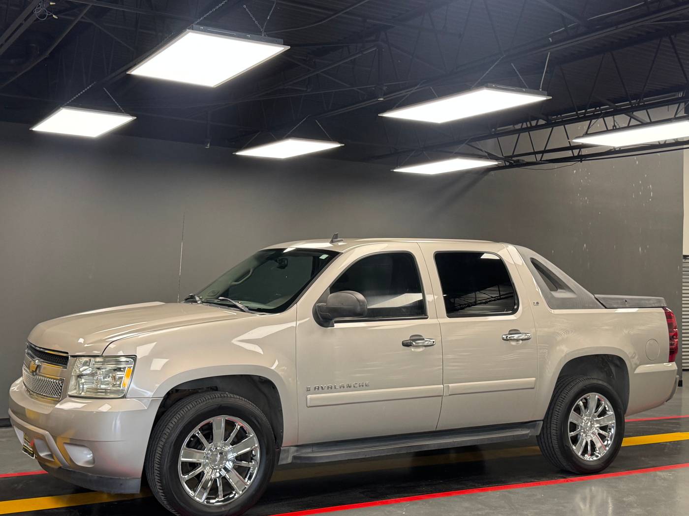 2007 Chevrolet Avalanche LS — Pickup Truck — 154,684 mi — Dallas, TX