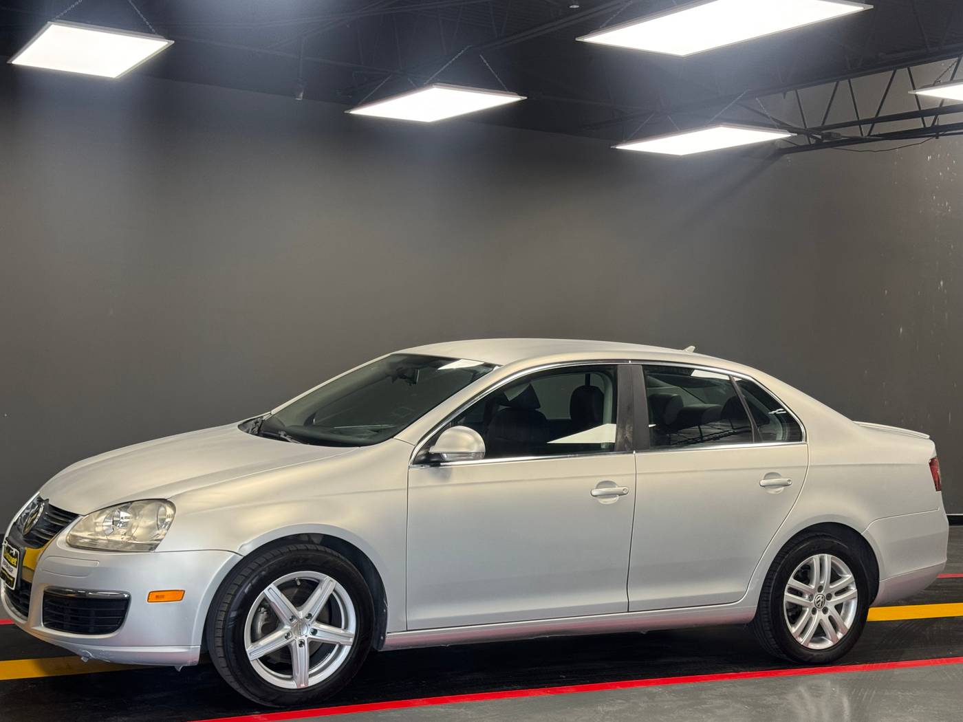 2010 Volkswagen Jetta TDI — Sedan — 143,926 mi — Dallas, TX