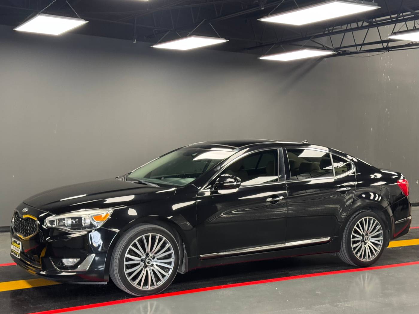 2015 Kia Cadenza Premium — Sedan — 105,690 mi — Dallas, TX